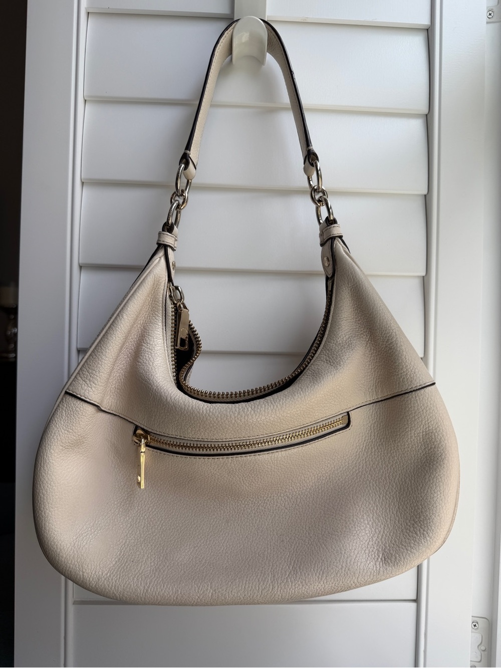 Coach Pebbled Leather Hobo in Light Cream with Gold Hardware - Picture 2 of 6